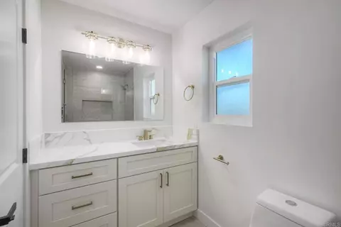 Bath - 14562 Kennebunk St, Poway, CA 92064 photo 3 of 3