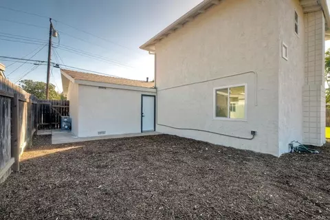 Exterior - 14562 Kennebunk St, Poway, CA 92064 photo 10 of 11