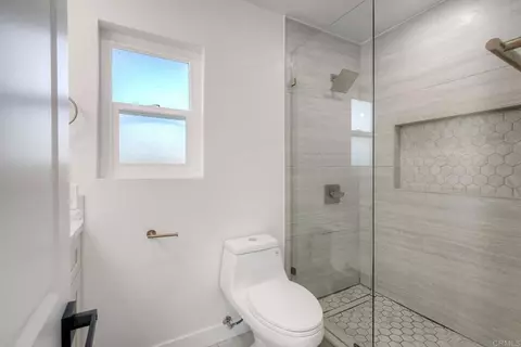 Bath - 14562 Kennebunk St, Poway, CA 92064 photo 2 of 3