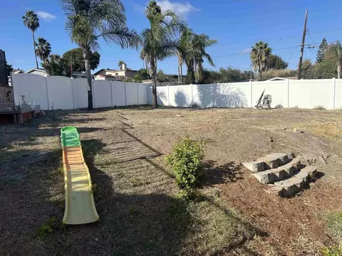 Exterior - 946 Rose, Vista, CA 92083 photo 7 of 11