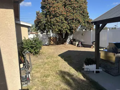 Exterior - 946 Rose, Vista, CA 92083 photo 5 of 11