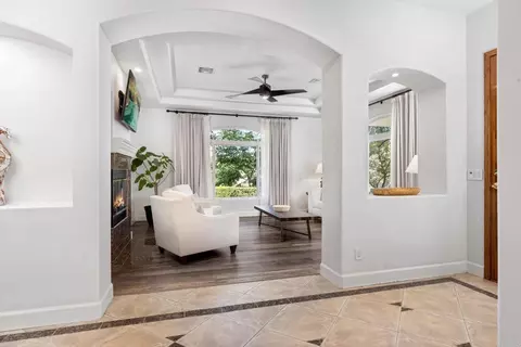 Entry Way - 563 Pile St, Ramona, CA 92065 photo 4 of 10