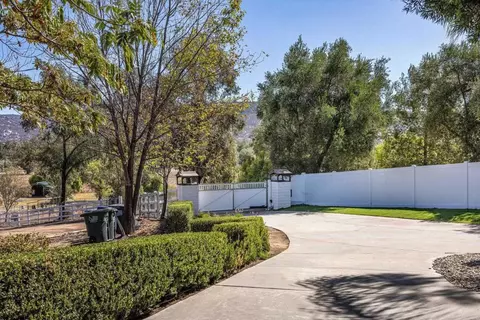 Exterior - 563 Pile St, Ramona, CA 92065 photo 8 of 13