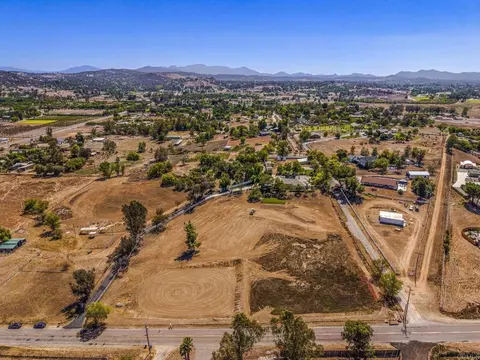 View/Area - 563 Pile St, Ramona, CA 92065 photo 2 of 2