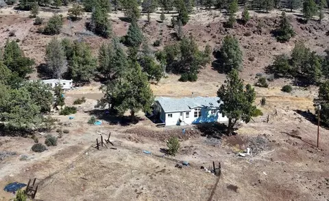 17626 Camp Creek Rd, Hornbrook, CA 96044