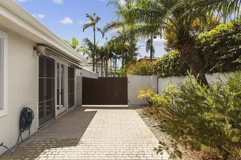 Exterior - 350 Mesa Way, La Jolla, CA 92037 photo 6 of 8