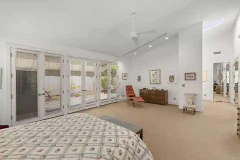 Bedroom - 350 Mesa Way, La Jolla, CA 92037 photo 3 of 5