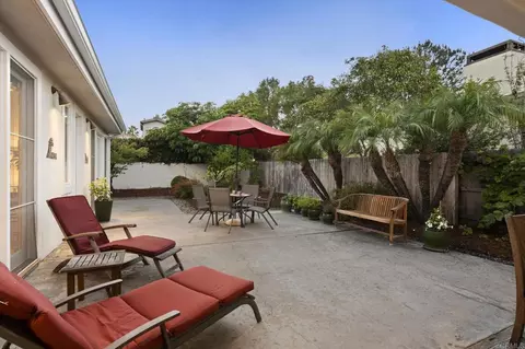 Exterior - 350 Mesa Way, La Jolla, CA 92037 photo 4 of 8