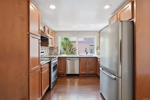 Kitchen - 554 Fruit Tree Way, Oceanside, CA 92058 photo 1 of 3