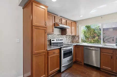 Kitchen - 554 Fruit Tree Way, Oceanside, CA 92058 photo 2 of 3