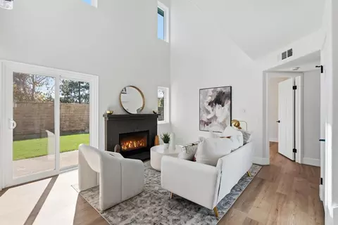 Living - 1433 El Cielo Ln, Escondido, CA 92026 photo 2 of 3