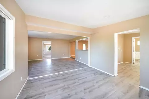 Living - 1698 Griffith Rd, Ramona, CA 92065 photo 2 of 3