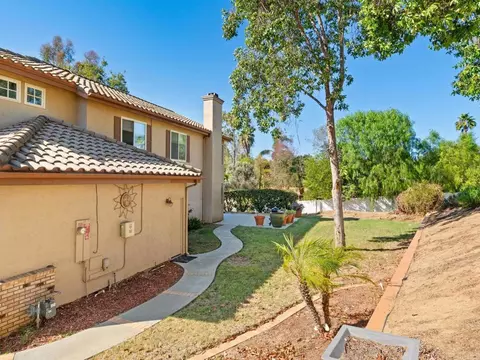 Exterior - 980 Cookie Ln, Fallbrook, CA 92028 photo 9 of 11