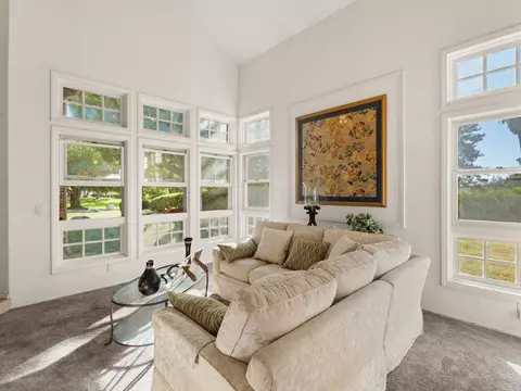 Living - 980 Cookie Ln, Fallbrook, CA 92028 photo 2 of 5