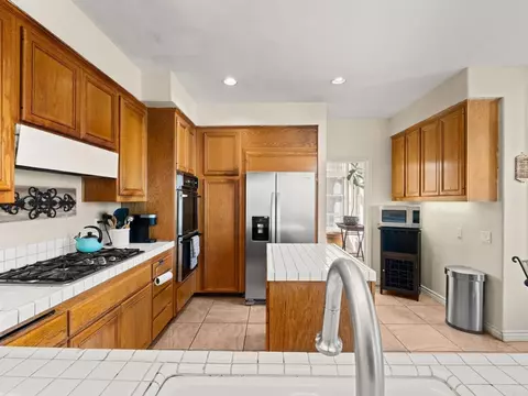 Kitchen - 980 Cookie Ln, Fallbrook, CA 92028 photo 3 of 5