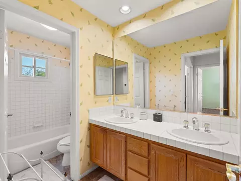Bath - 980 Cookie Ln, Fallbrook, CA 92028 photo 4 of 7