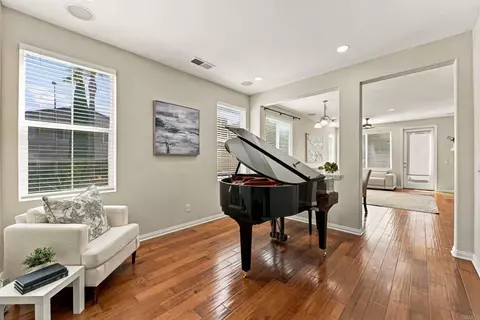 7427 Healis Pl, San Diego, CA 92129