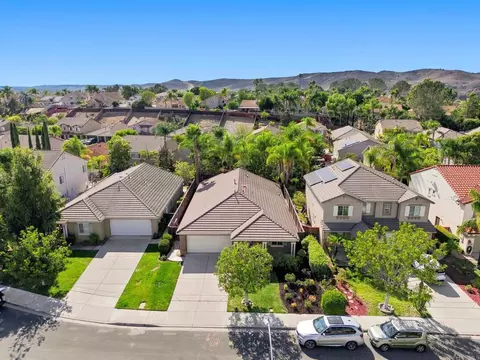 View/Area - 1009 Longfellow Ct, Oceanside, CA 92057 photo 2 of 11