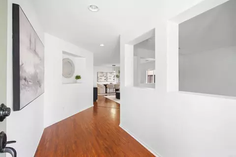 Entry Way - 1009 Longfellow Ct, Oceanside, CA 92057 photo 1 of 4