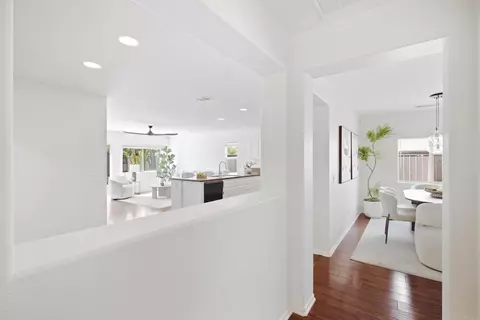 Entry Way - 1009 Longfellow Ct, Oceanside, CA 92057 photo 3 of 4