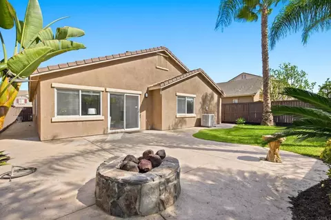 Exterior - 1009 Longfellow Ct, Oceanside, CA 92057 photo 5 of 8
