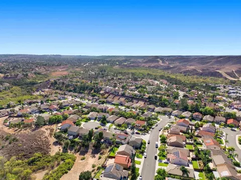 View/Area - 1009 Longfellow Ct, Oceanside, CA 92057 photo 9 of 11