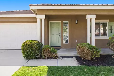Exterior - 1009 Longfellow Ct, Oceanside, CA 92057 photo 2 of 8