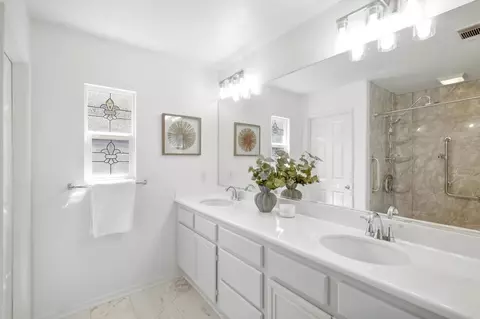 Bath - 1009 Longfellow Ct, Oceanside, CA 92057 photo 1 of 4