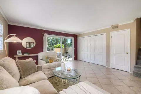 Living - 1461 Boyle Ave, Escondido, CA 92027 photo 6 of 7