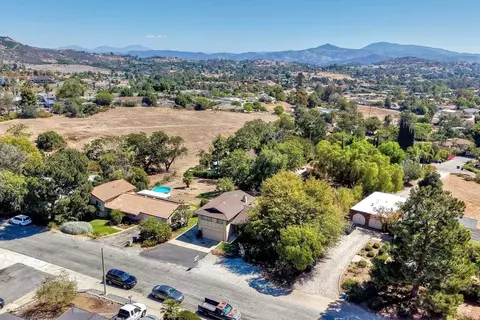 View/Area - 1461 Boyle Ave, Escondido, CA 92027 photo 2 of 6