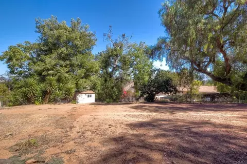 Exterior - 1461 Boyle Ave, Escondido, CA 92027 photo 8 of 9
