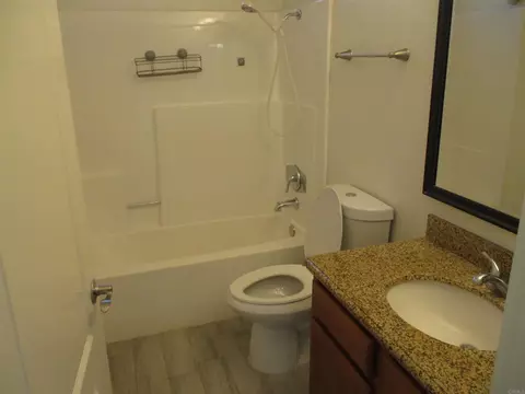 Bath - 505 Calle Montecito #23, Oceanside, CA 92057 photo 1 of 2