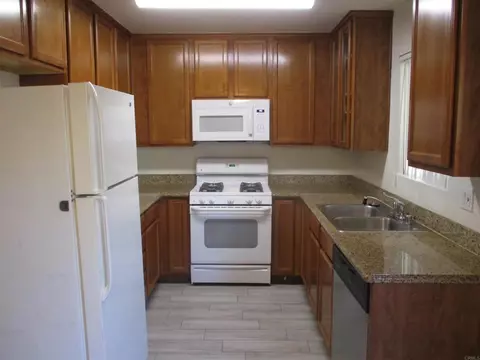 Kitchen - 505 Calle Montecito #23, Oceanside, CA 92057 photo 2 of 2
