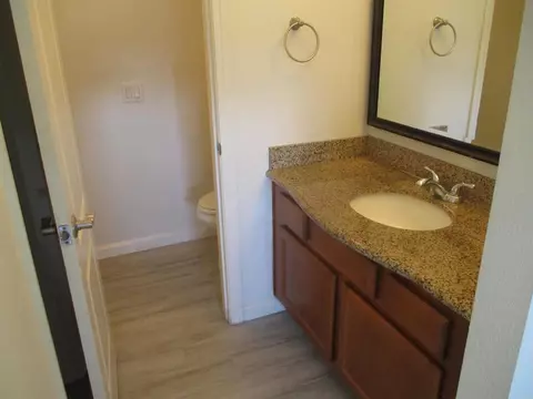 Bath - 505 Calle Montecito #23, Oceanside, CA 92057 photo 2 of 2