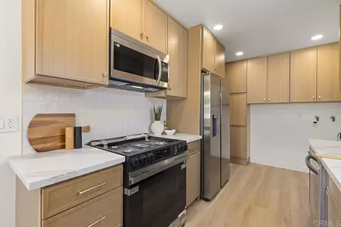 Kitchen - 117 Magdalena Dr, Oceanside, CA 92057 photo 2 of 3