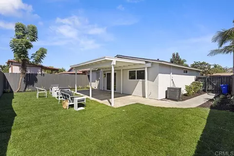 Exterior - 117 Magdalena Dr, Oceanside, CA 92057 photo 6 of 7