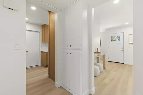 Entry Way - 117 Magdalena Dr, Oceanside, CA 92057 photo 2 of 2