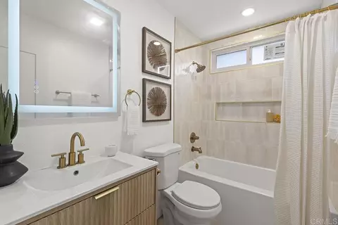 Bath - 117 Magdalena Dr, Oceanside, CA 92057 photo 1 of 1