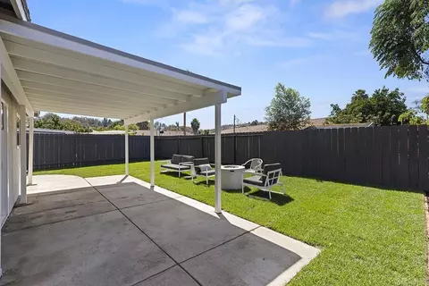 Exterior - 117 Magdalena Dr, Oceanside, CA 92057 photo 3 of 7