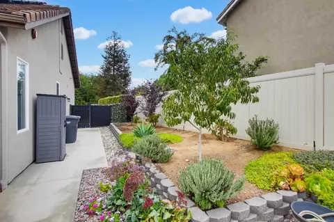 Exterior - 1139 Highland Park, Fallbrook, CA 92028 photo 13 of 14