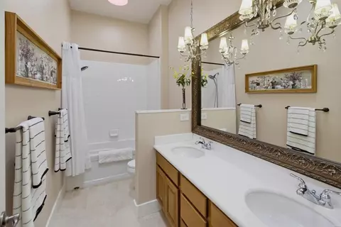 Bath - 1139 Highland Park, Fallbrook, CA 92028 photo 2 of 2