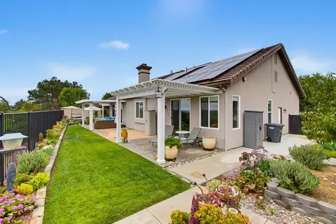 Exterior - 1139 Highland Park, Fallbrook, CA 92028 photo 5 of 14