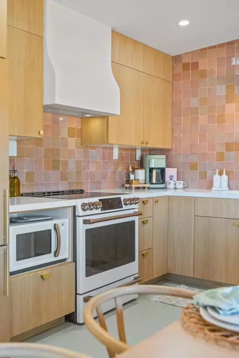 Kitchen - 5215 Shadow Mountain Rd, Joshua Tree, CA 92252 photo 4 of 5