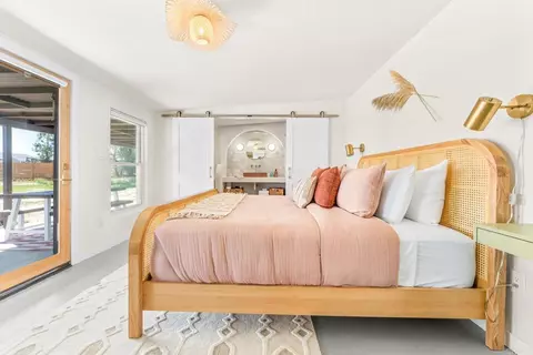 Bedroom - 5215 Shadow Mountain Rd, Joshua Tree, CA 92252 photo 2 of 12