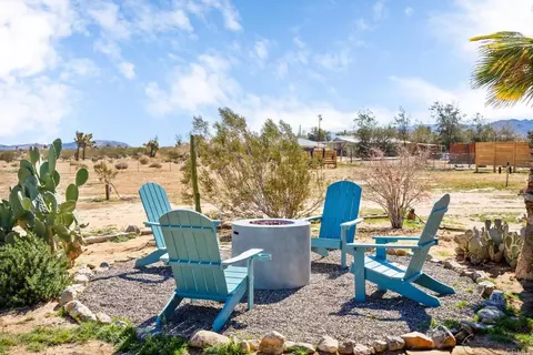 Exterior - 5215 Shadow Mountain Rd, Joshua Tree, CA 92252 photo 5 of 12