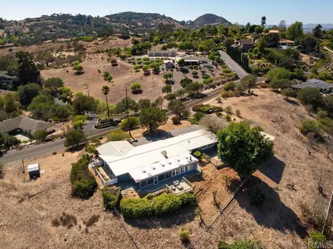 View/Area - 4880 San Jacinto Cir E, Fallbrook, CA 92028 photo 11 of 11