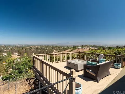 Exterior - 4880 San Jacinto Cir E, Fallbrook, CA 92028 photo 6 of 7