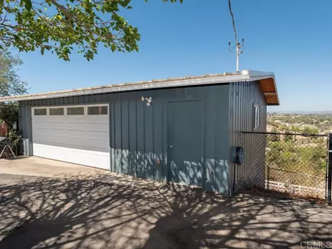 Exterior - 4880 San Jacinto Cir E, Fallbrook, CA 92028 photo 5 of 7