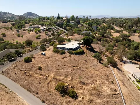 View/Area - 4880 San Jacinto Cir E, Fallbrook, CA 92028 photo 9 of 11
