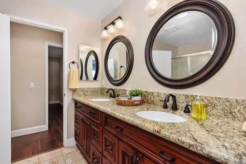 Bath - 5653 Tumbleweed Way, Oceanside, CA 92057 photo 3 of 4